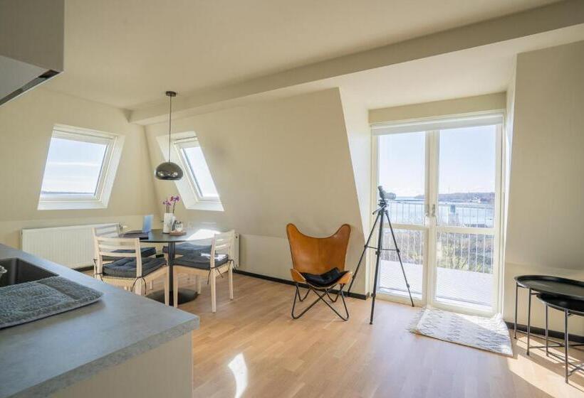 Huoneisto 2 Makuuhuonetta, L Hanöhus Hällevik