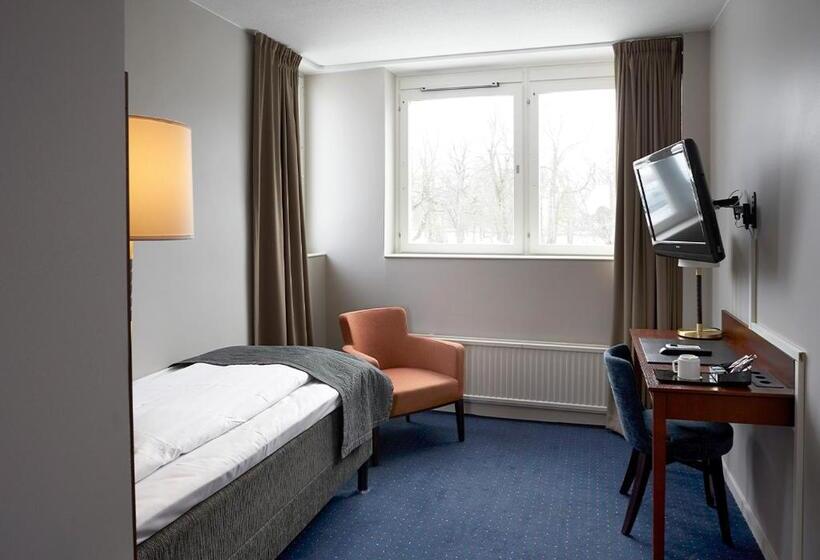 اتاق استاندارد یک نفره, Vänerport Stadshotell I Mariestad