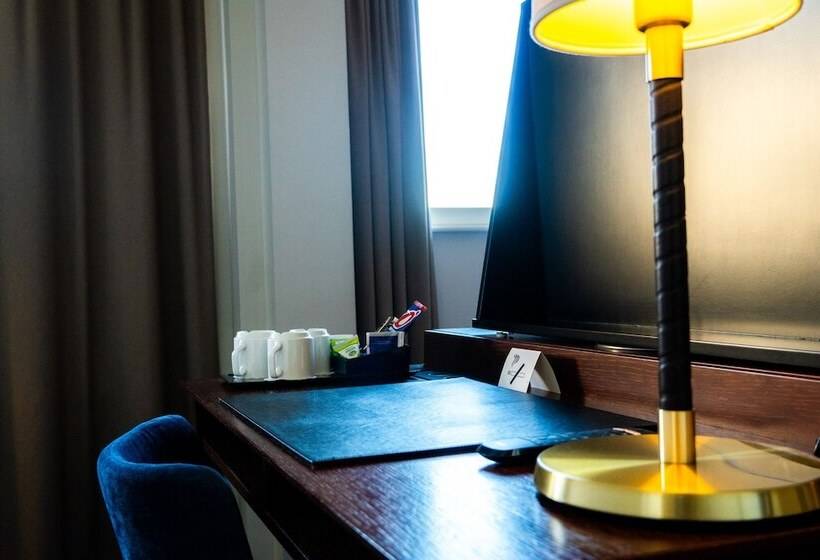 اتاق استاندارد سه نفره, Vänerport Stadshotell I Mariestad