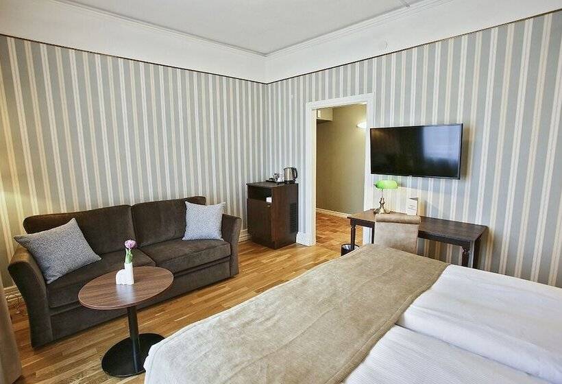 Camera Standard, Skara Stadshotell