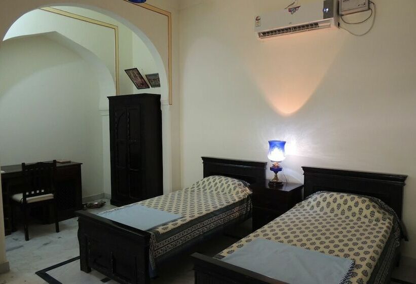 Номер Deluxe, Dhulagarh Heritage Palace Hotel Near Jaipur