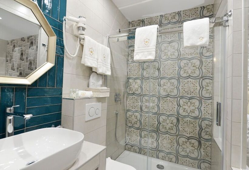 اتاق استاندارد, The Duke Luxury Rooms