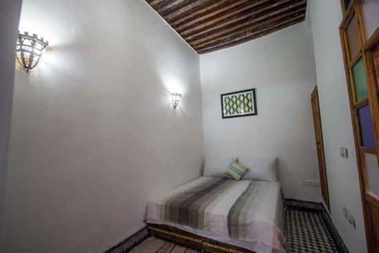 اتاق اکونومی, Dar Milouda Rcif