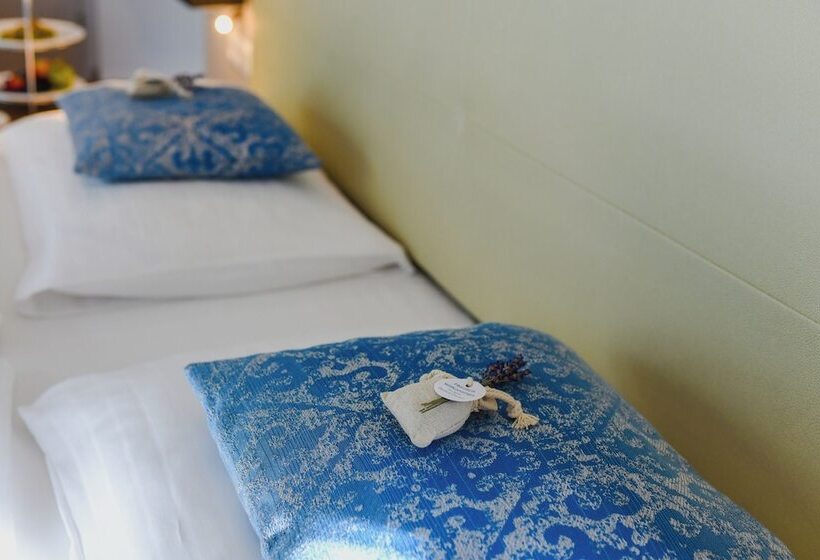 Номер Стандарт, Nuhr Medical   Hotel & Restaurant