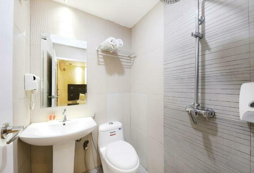 اتاق لوکس, OYO 763 Tazara Hotel