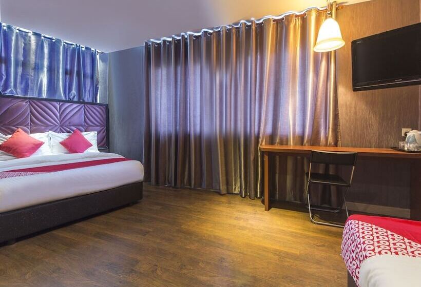 سوییت سوپریور, OYO 763 Tazara Hotel