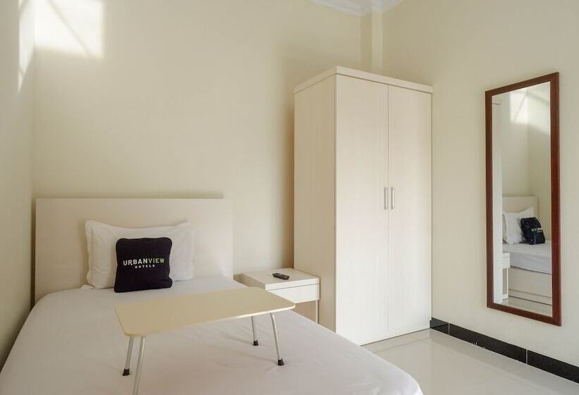 Номер Стандарт Индивидуальный, Urbanview Hotel Syariah Casa Azmya Yogyakarta