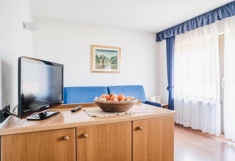 Апартаменты 2 Спальни, Residence Dolomia
