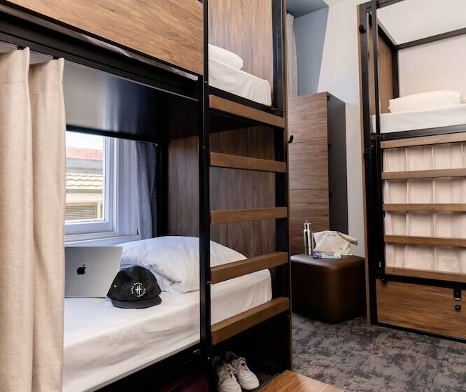 Кровать в Общей Комнате, Haka House Christchurch