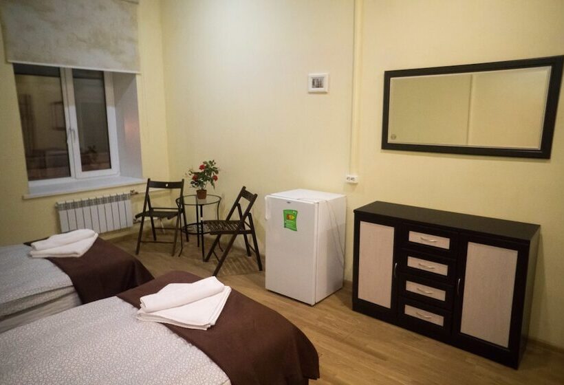 エコノミールーム, Central House Hotel   Hostel