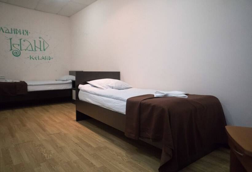 エコノミートリプルルーム, Central House Hotel   Hostel