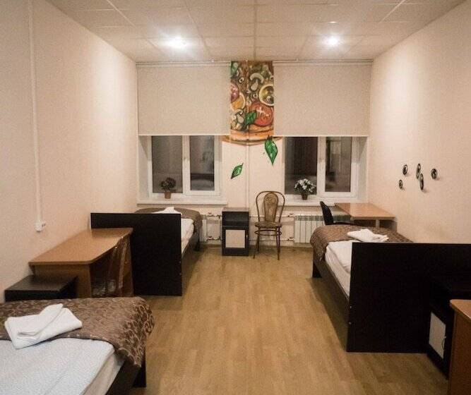 エコノミートリプルルーム, Central House Hotel   Hostel