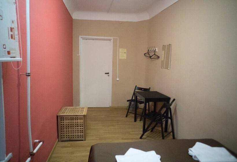 エコノミールーム, Central House Hotel   Hostel