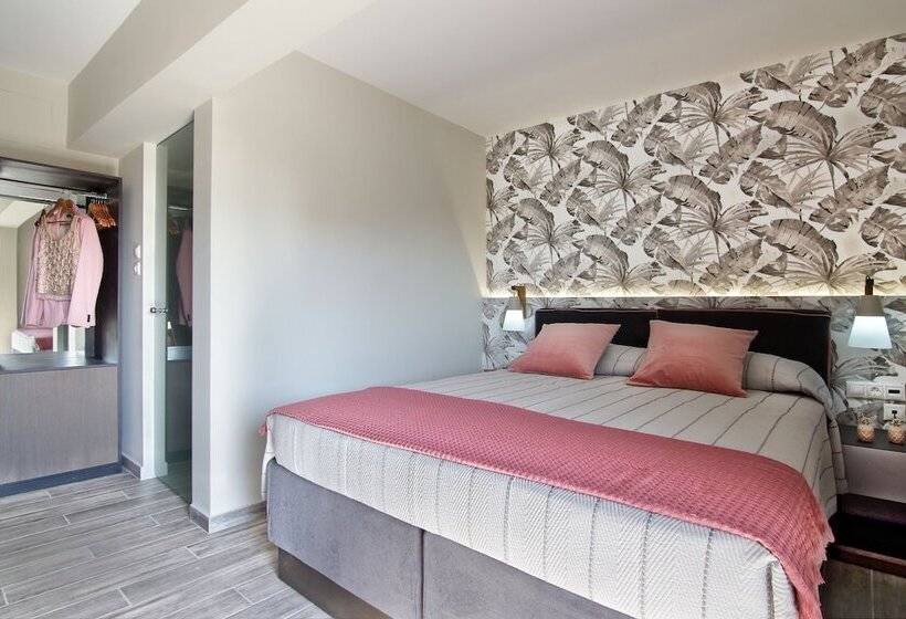 غرفة سوبيريور ذات إطلالة جانبية على البحر, Maison 66, Riviera Hotels