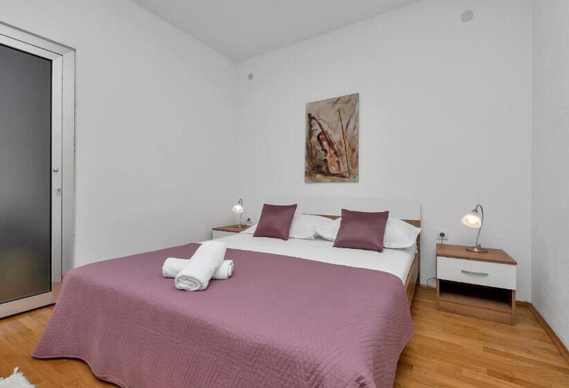 Apartamento Deluxe 2 Quartos, Apartments Dany