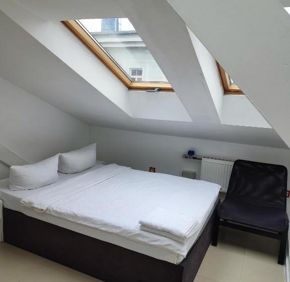 Номер Стандарт, Hoża Apartments And Rooms