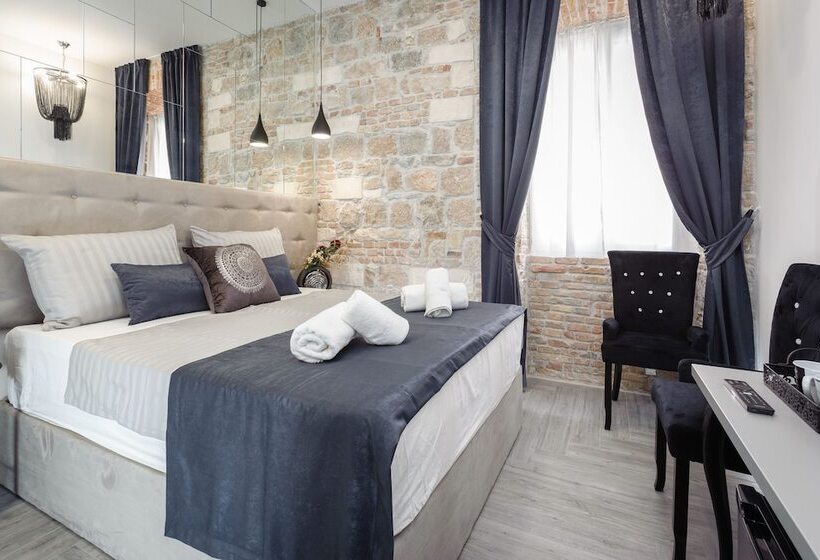 اتاق استاندارد, Irini Luxury Rooms