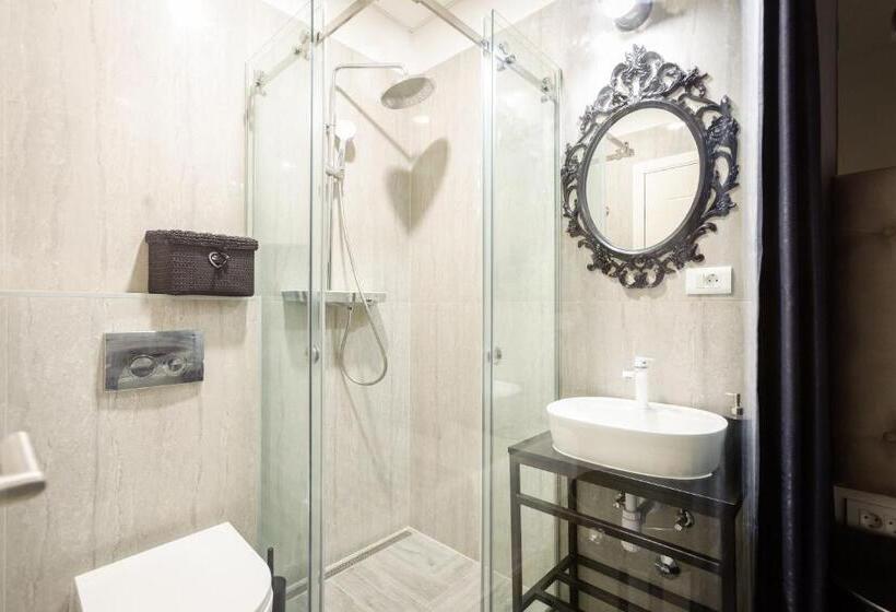اتاق لوکس, Irini Luxury Rooms