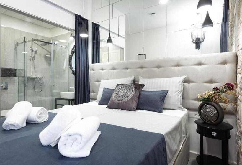 اتاق استاندارد, Irini Luxury Rooms