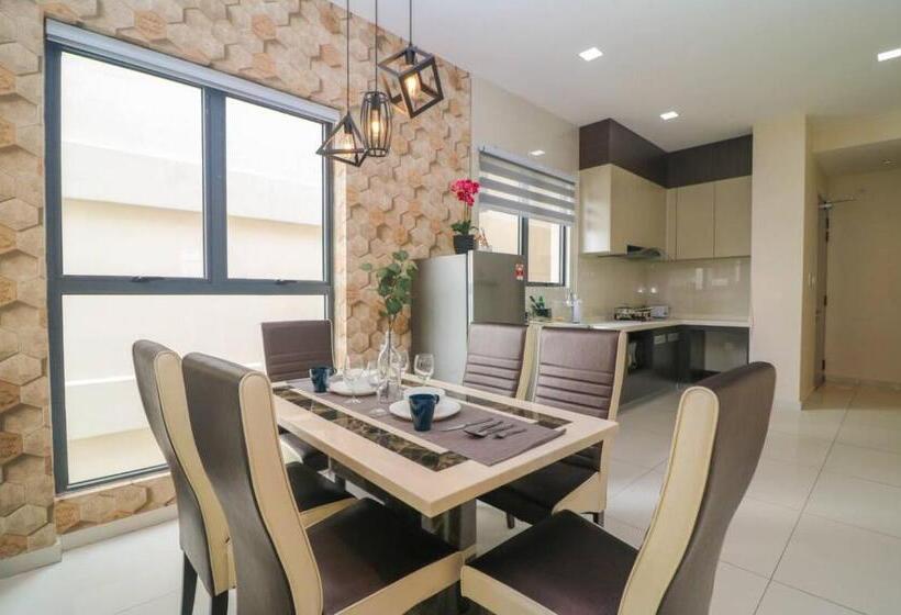 Family Suite, Country Garden Danga Bay @ Uha