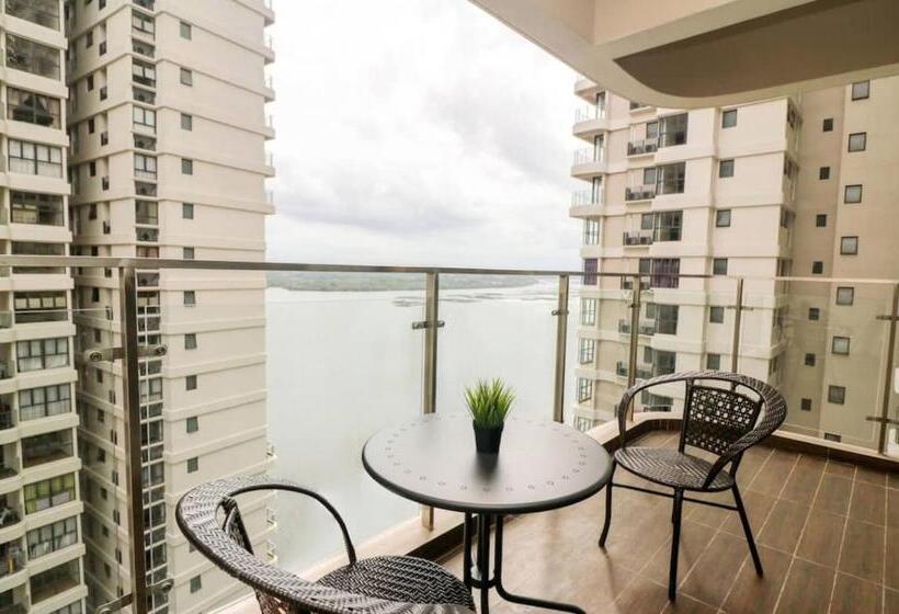 Family Suite, Country Garden Danga Bay @ Uha