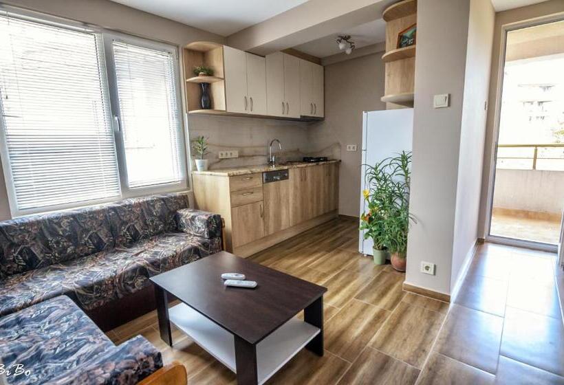 Апартаменты 1 Спальня с Балконом, Dom Mladenovi B&b