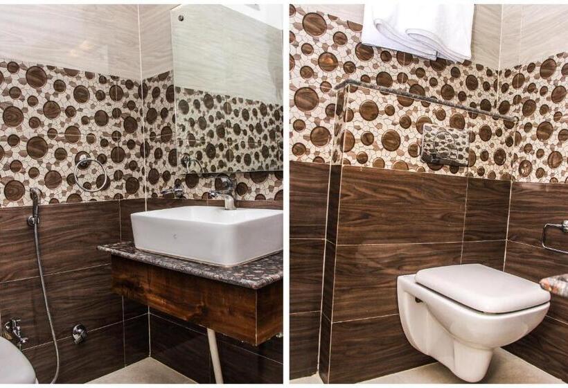 Quarto Triplo Deluxe, Collection O Chawla