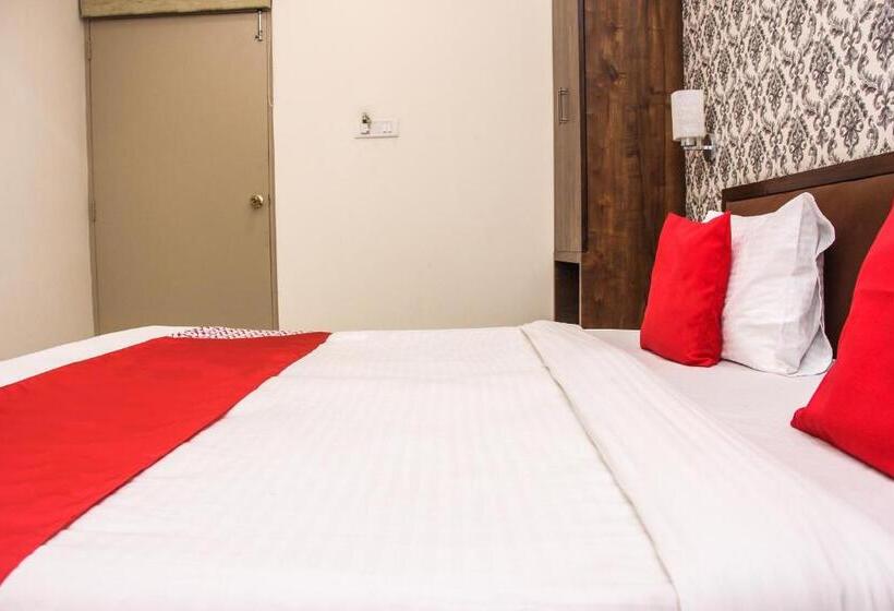 Quarto Triplo Deluxe, Collection O Chawla
