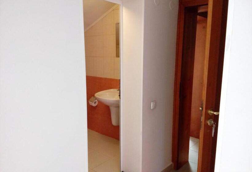 استودیوی استاندارد, Guest House Lila