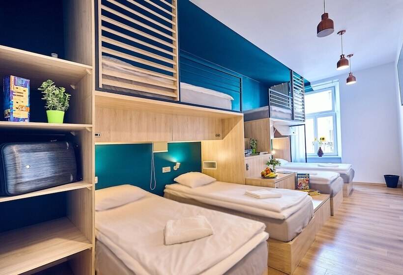 Quarto Familiar, Draggo House