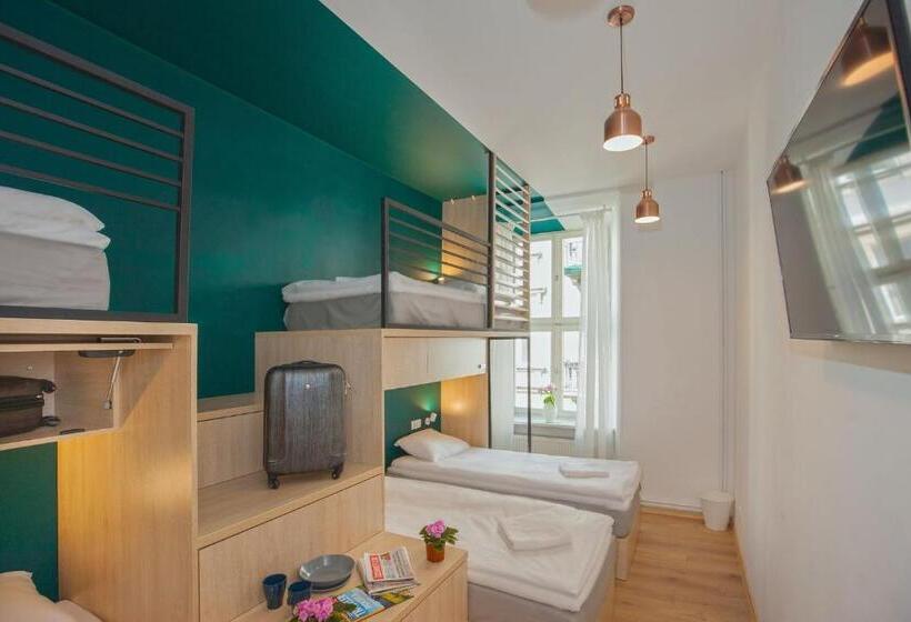 Quarto Familiar, Draggo House