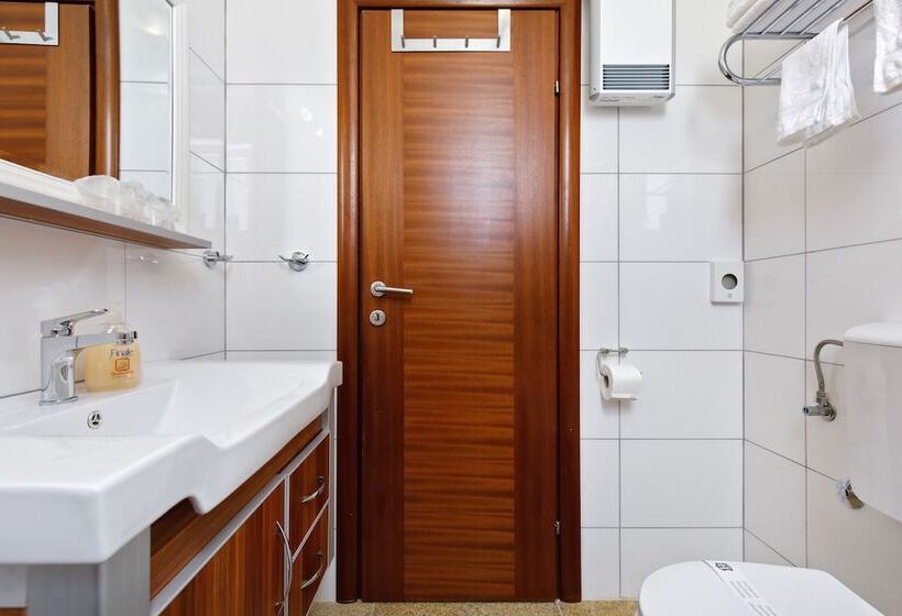 آپارتمان 1 خوابه, Ark Beach Apartments