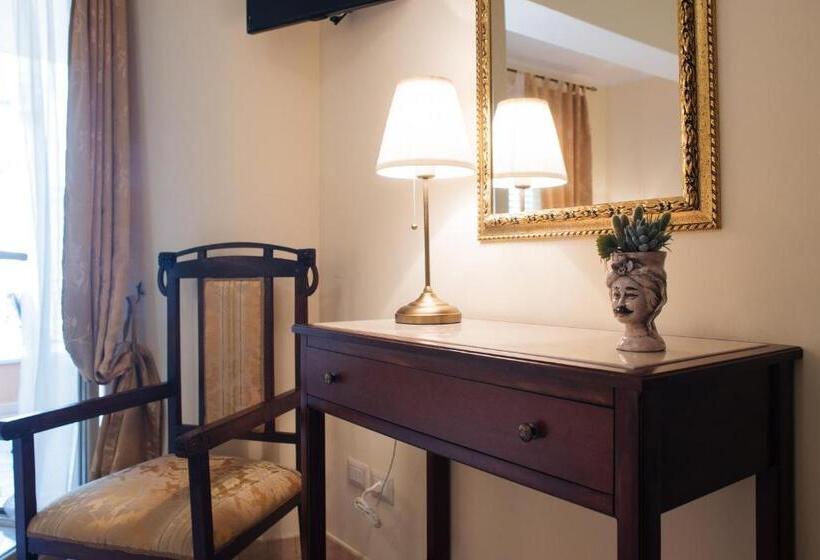 اتاق کلاسیک سه تخته, B&b Mareagrò