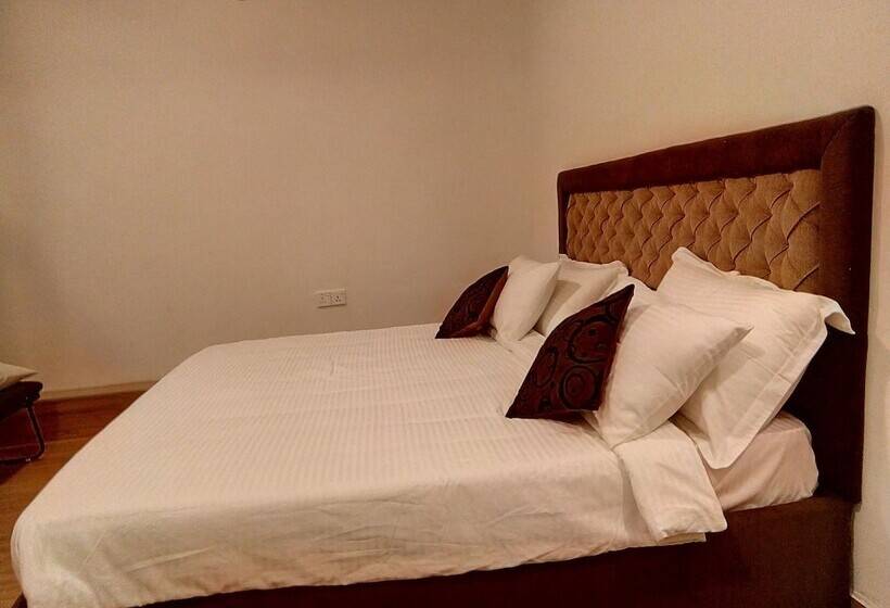 اتاق لوکس سه تخته, Hill Cool Hotel & Restaurant