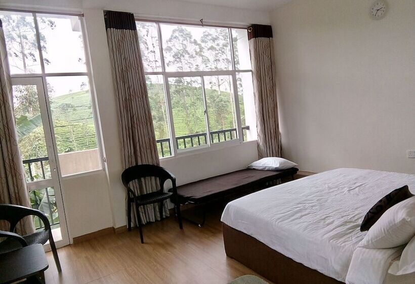 اتاق لوکس سه تخته, Hill Cool Hotel & Restaurant