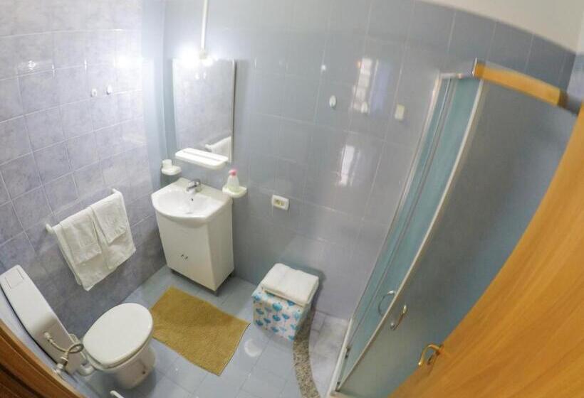 استودیو خانوادگی, B&b La Strea