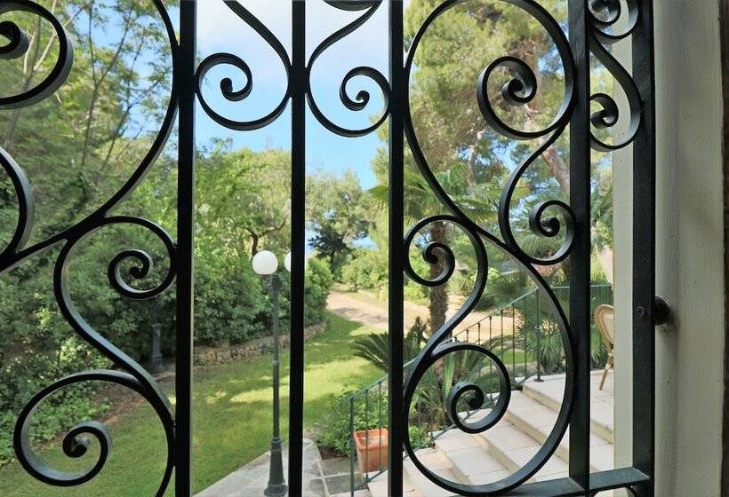 غرفة ديلوكس مطلّة علي الحديقة, Dimora Relais Excelsa