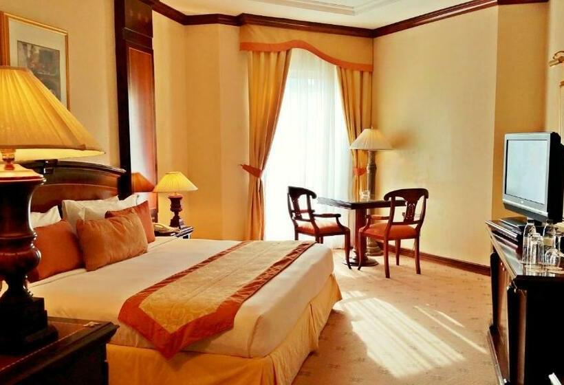 Номер Executive, Knight Castle Hotel   Formerly Known As Carlton Palace