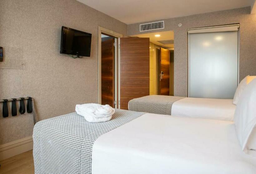 コネクティングルーム（家族用）。, Ramada Istanbul Grand Bazaar