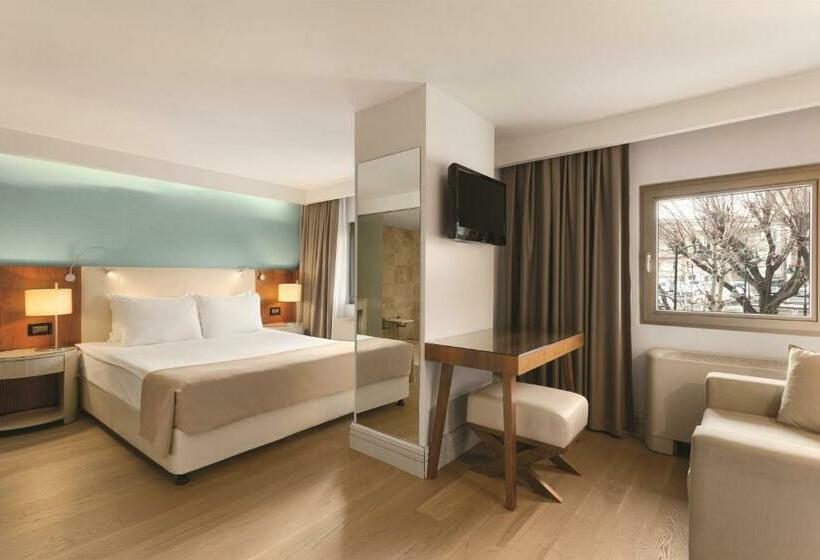 スタンダードトリプルルーム, Ramada Istanbul Grand Bazaar