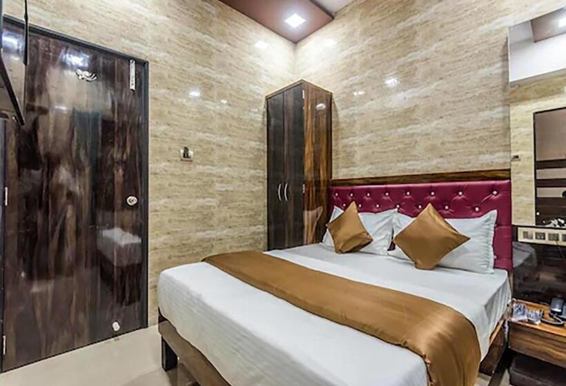 غرفة ديلوكس, Plaza  Near Byculla Railway Station