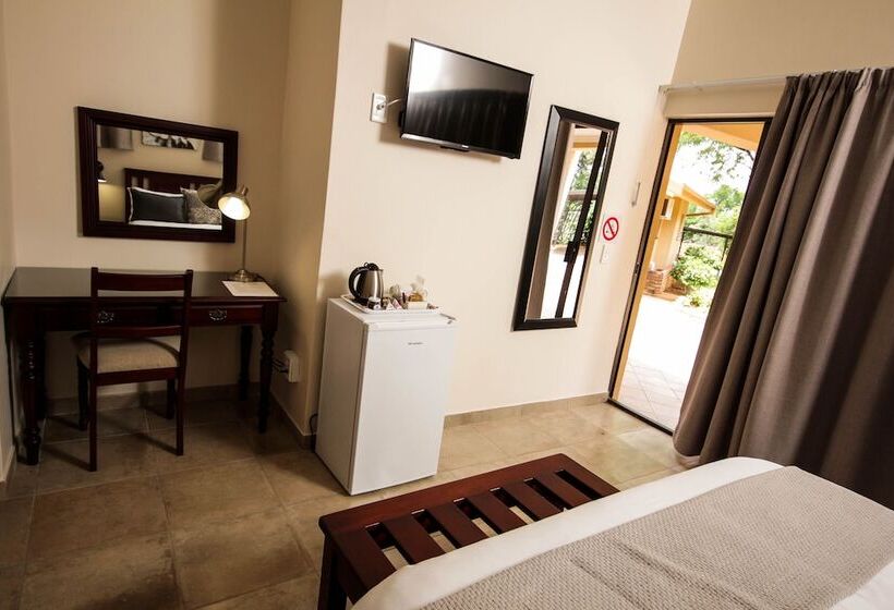 Номер Стандарт, New Haven Guest House  Ltd