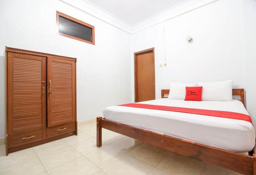 Номер Economy, Reddoorz Plus Near Alun Alun Selatan