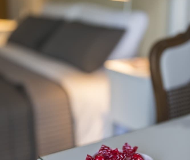 سوئیت با بالکن, Republica Bed & Breakfast