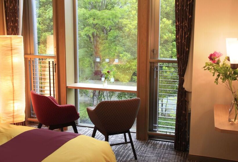 Номер Стандарт, Hakone Fuga
