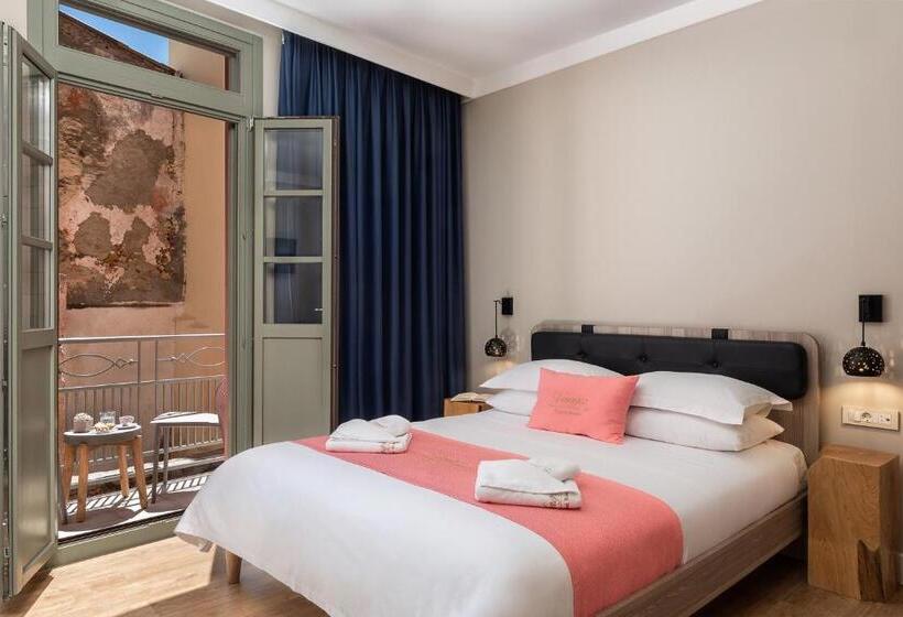 غرفة ديلوكس رباعية, Viaggio Elegant Rooms