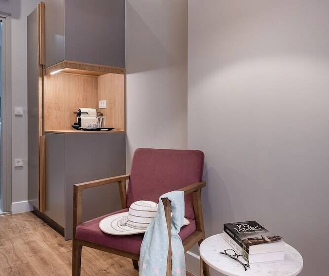 غرفة ديلوكس مزودة بشرفة, Viaggio Elegant Rooms
