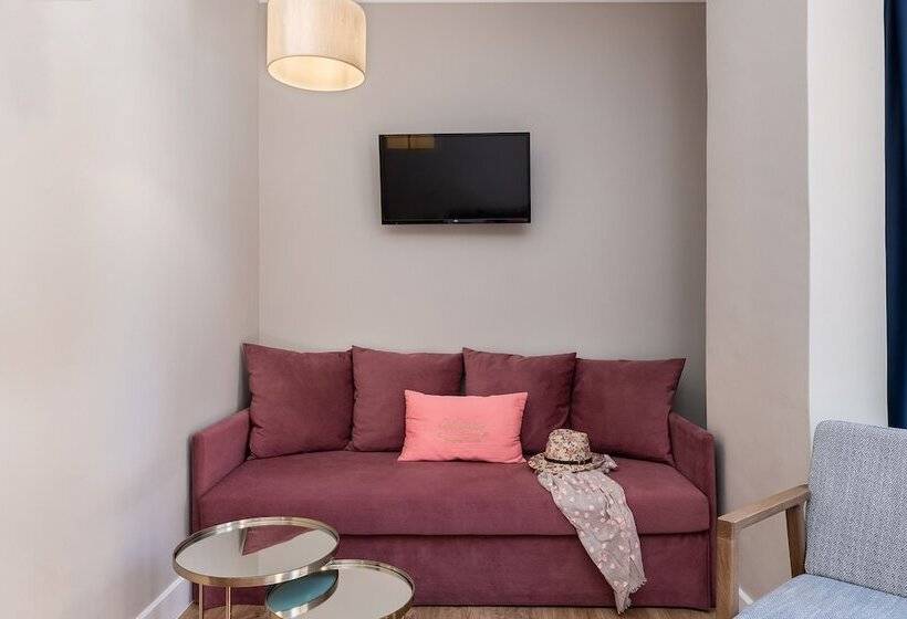 غرفة ديلوكس رباعية, Viaggio Elegant Rooms