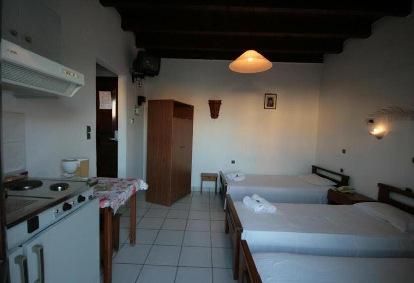 스탠다드 스튜디오, Chania Rooms