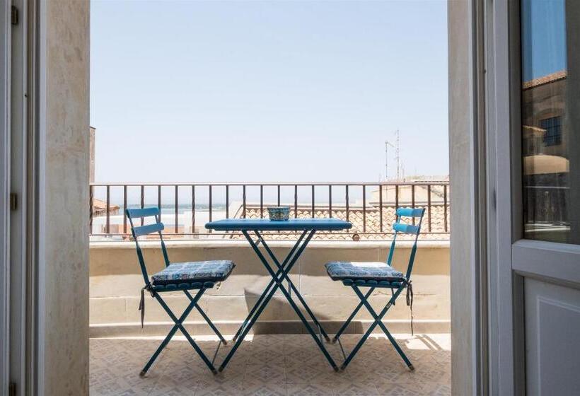 Номер Deluxe Вид на Море, Palazzo Gilistro
